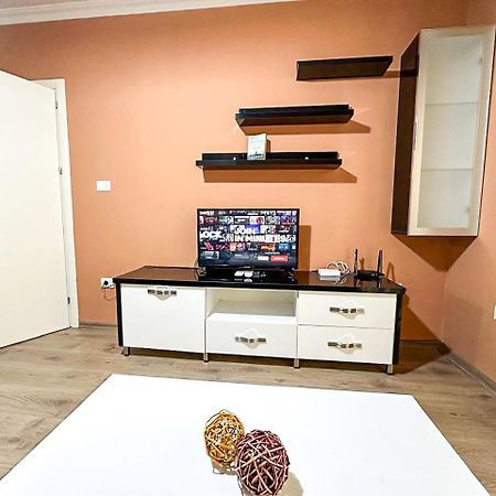 Grand Park 2Br Apartment 地拉那 外观 照片