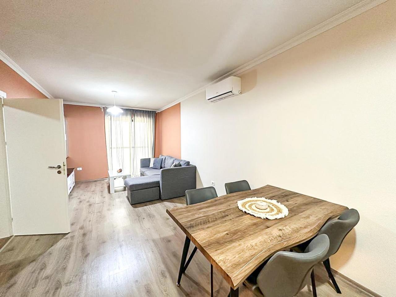 Grand Park 2Br Apartment 地拉那 外观 照片