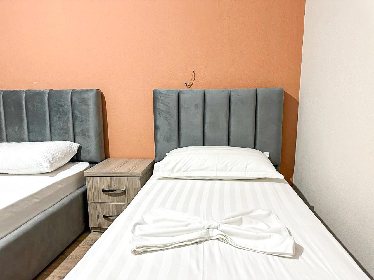 Grand Park 2Br Apartment 地拉那 外观 照片