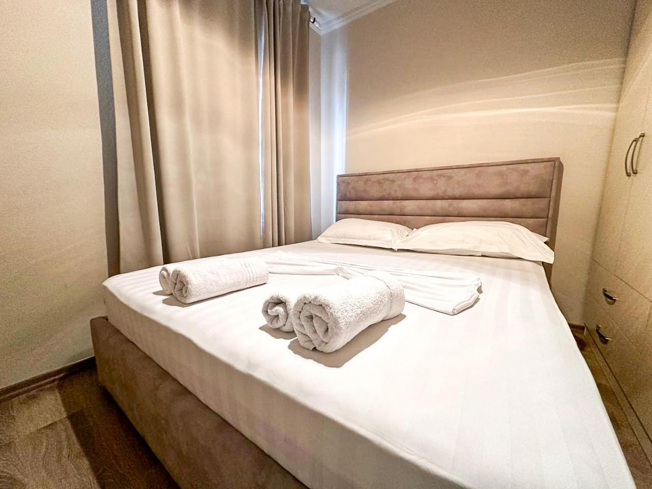 Grand Park 2Br Apartment 地拉那 外观 照片